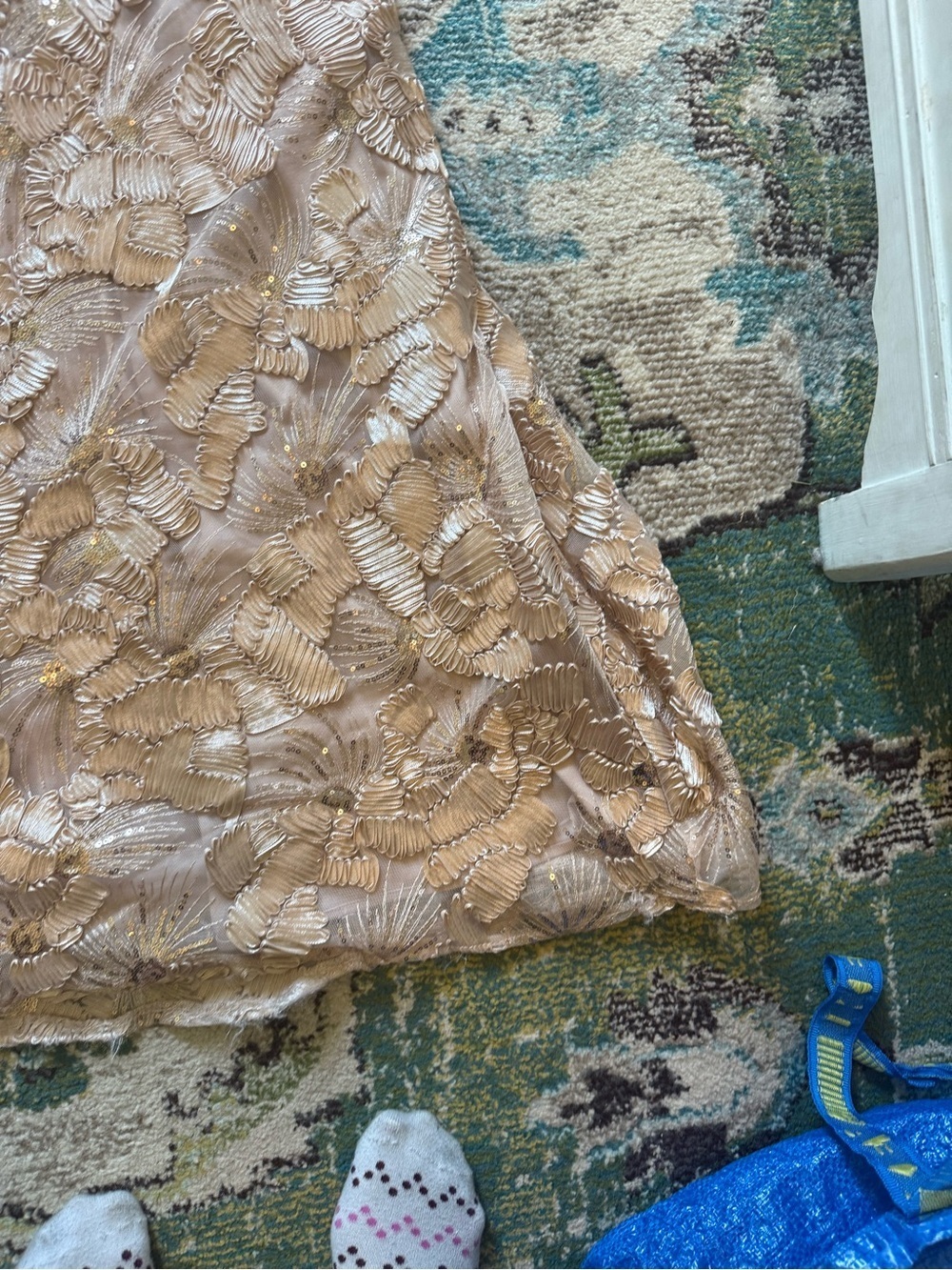 Betsey & Adam Champagne Gold Embellished Sequin Evening Gown Formal Dress Size 8 - Picture 4 of 10